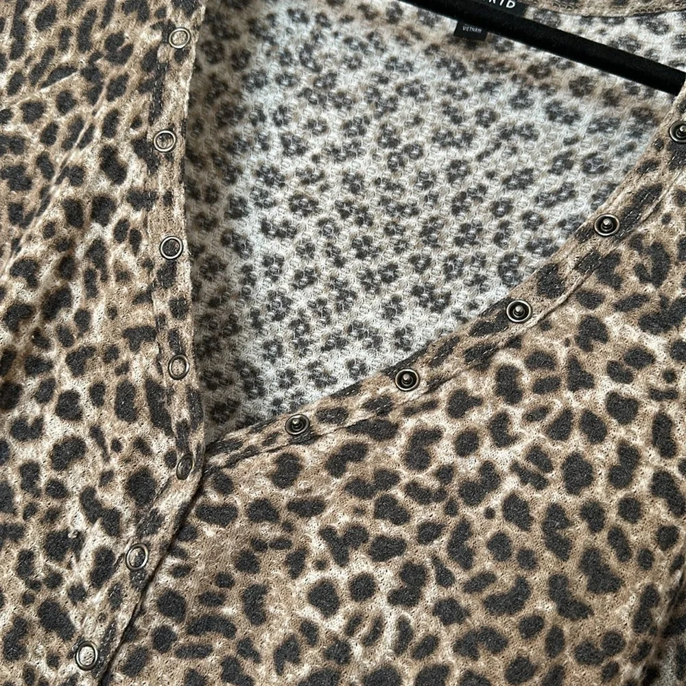 Torrid Cheetah Print Thermal Top - Picture 4 of 7